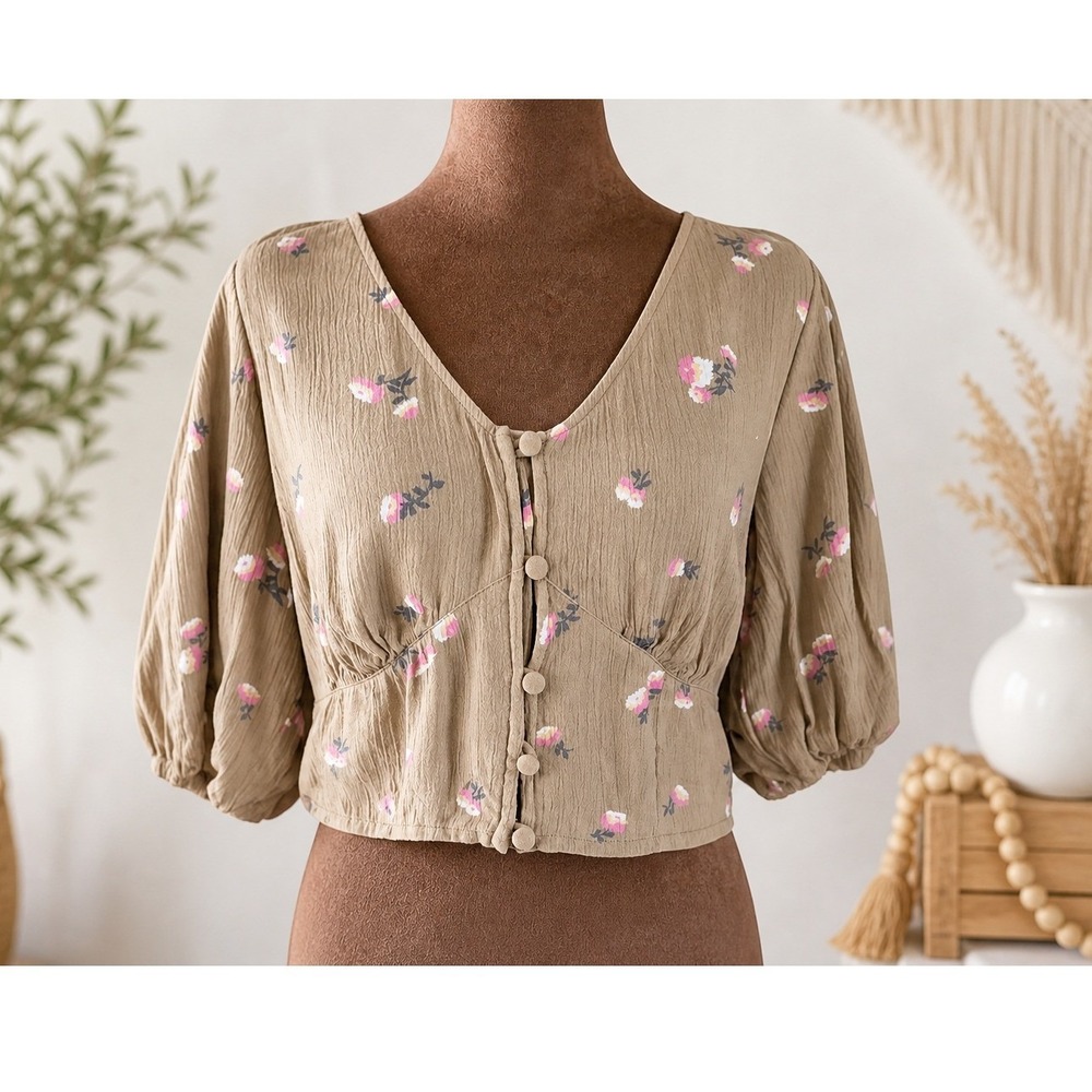 Amuse Society Top Medium Floral Puff Sleeve Button Front NWT Boho Cropped Blouse